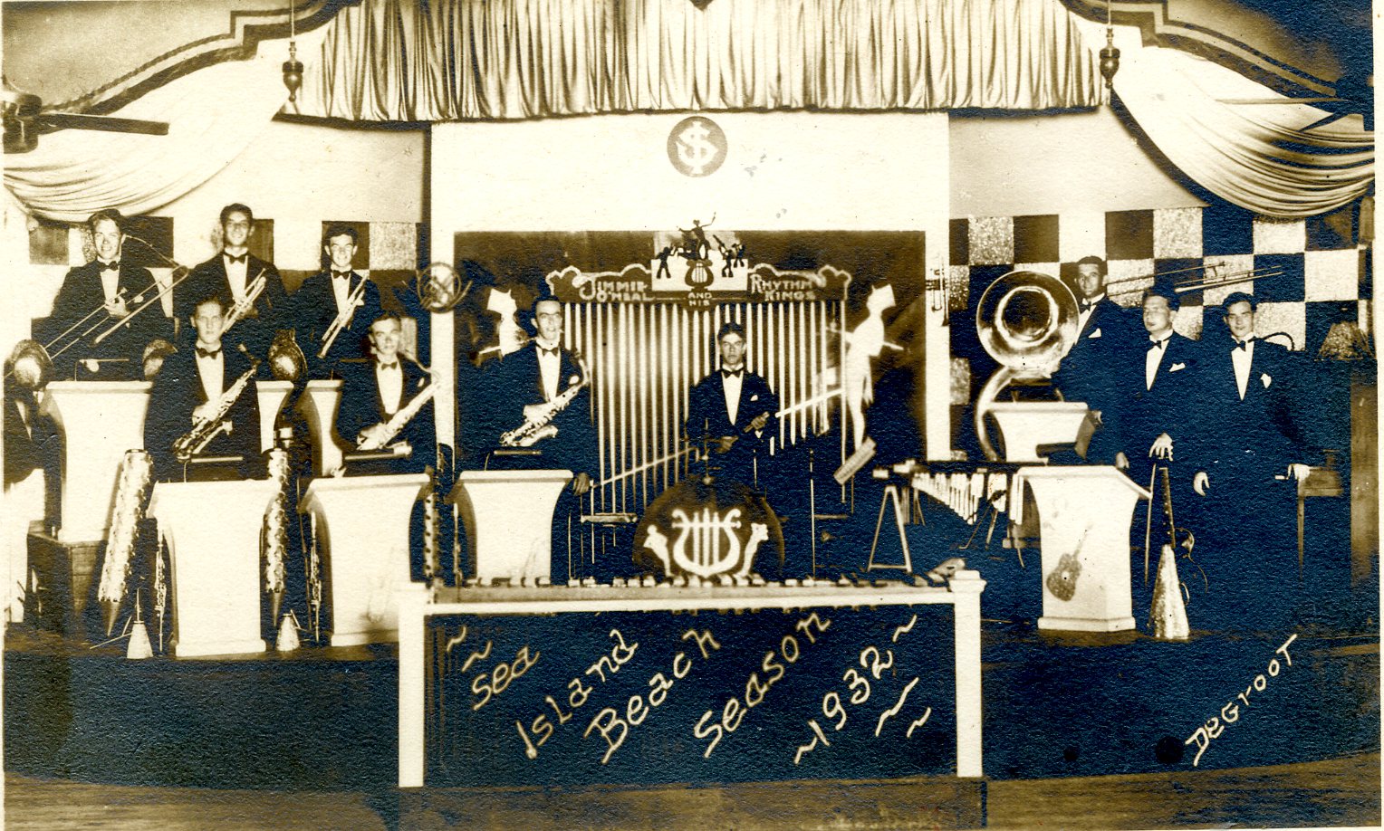 1932 Band.jpg